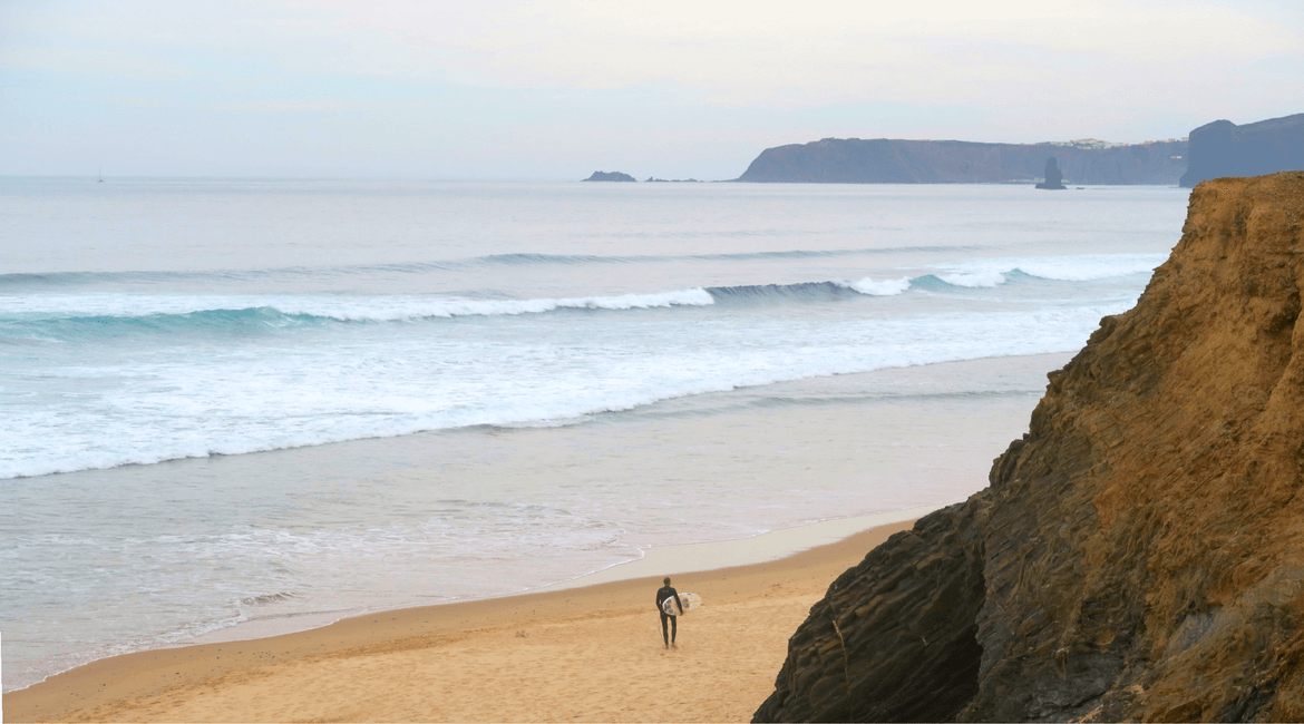 Sehr gute Surfer können in Portugal viele Secret Spots entdecken