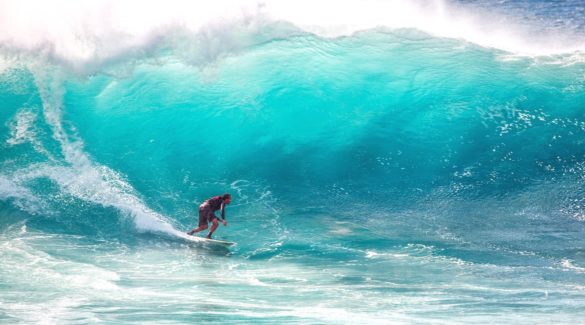 Große Wellen surfen